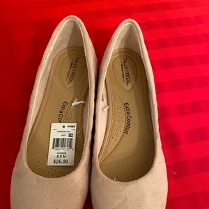 These are NWT Falls Creek Flats in 8.5M Blush